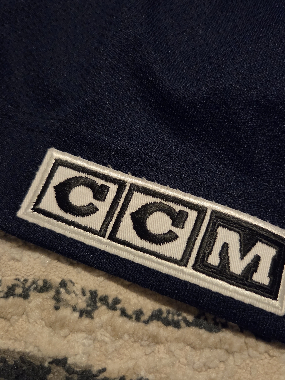 Vintage CCM Toronto Maple Leafs Hockey Jersey - Picture 7 of 7